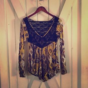 Small buckle long sleeve shirt